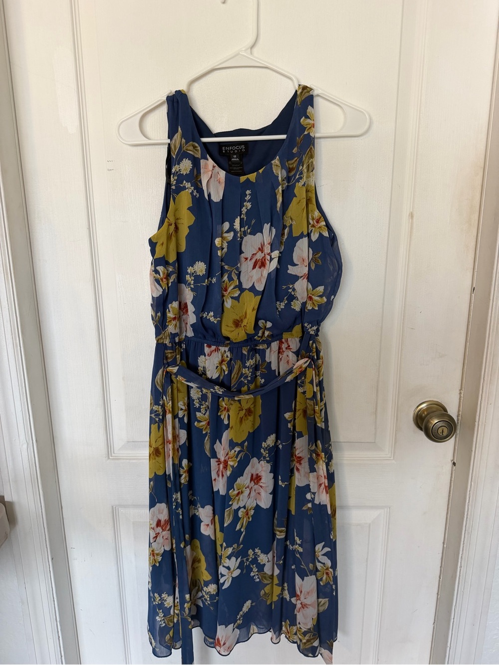 Enfocus Studio Blue Floral Tie-Waist Midi Dress flowy spring wedding guest
